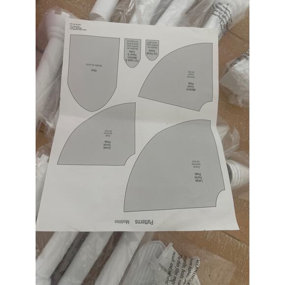 Wilton Romantic Castle Cake Set 32 pcs Open Box Pieces Still in Plastic - Picture 12 of 13